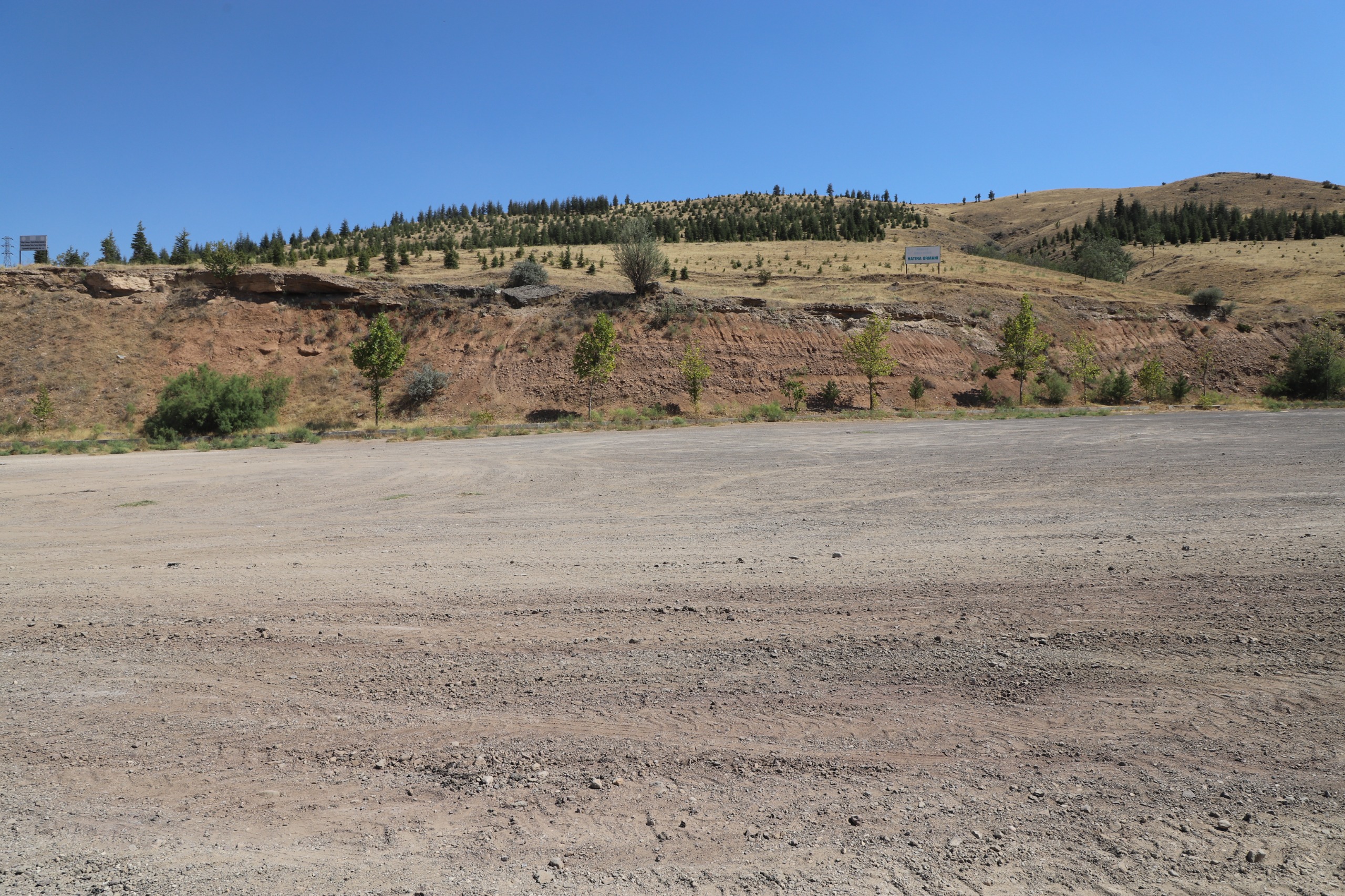 acisu-aile-mezarligina-ulasimi-saglayan-yolda-yapim-calismalarimizi-baslattik